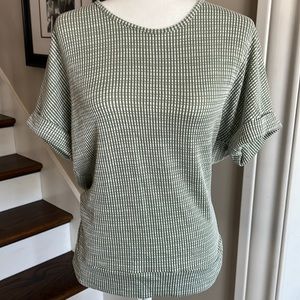 BUCKLE Daytrip Top - size Small